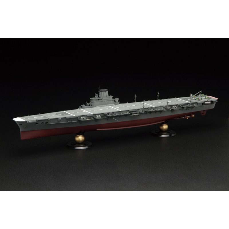 Fujimi 1/700 IJN Aircraft Carrier Taiho (Latex Deck Specification) Full Hull Model (w/Photo-Etched Parts) Plastic Model
