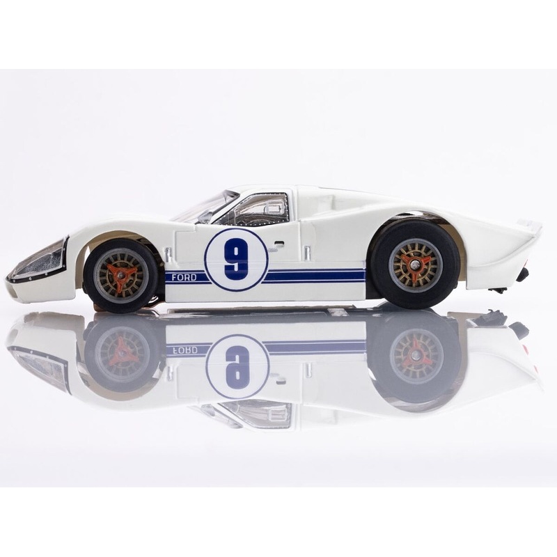 GT-40 Mark IV #9 White