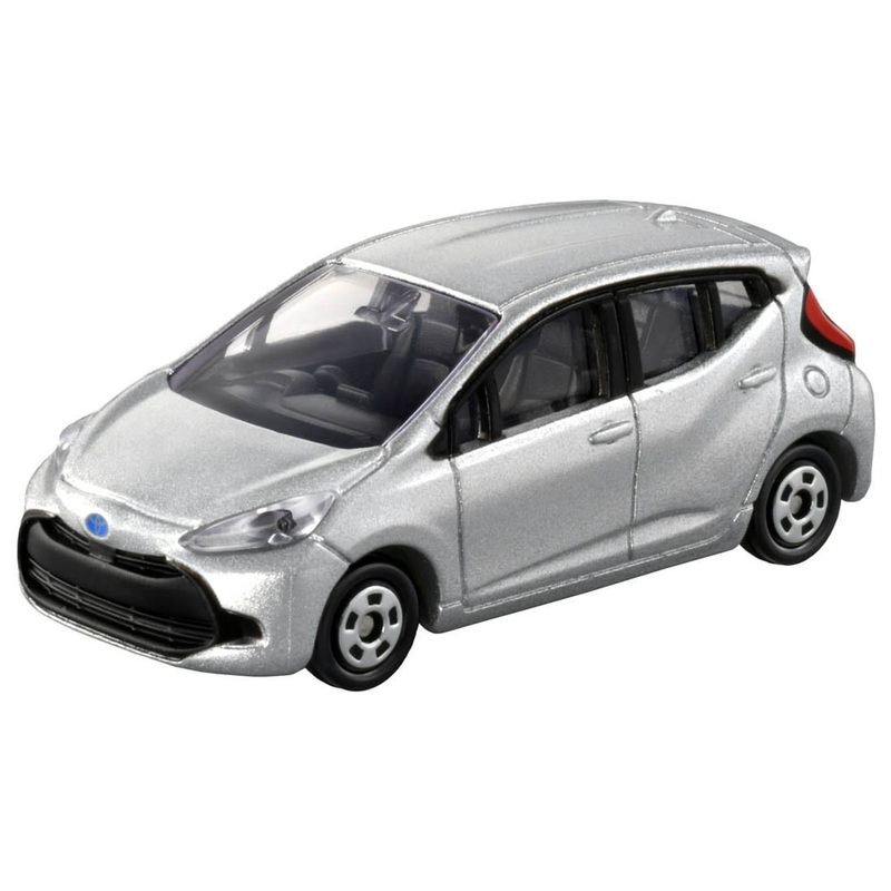 Takara Tomy Tomica Toyota Aqua