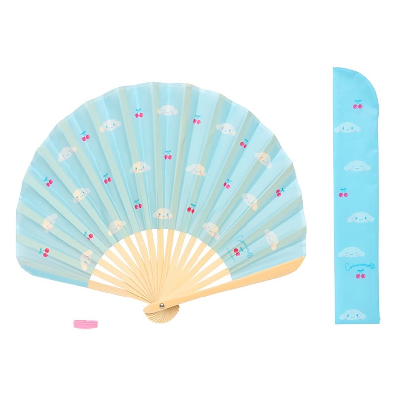 Sanrio Cinnamoroll Fan Includes a convenient carrying case.