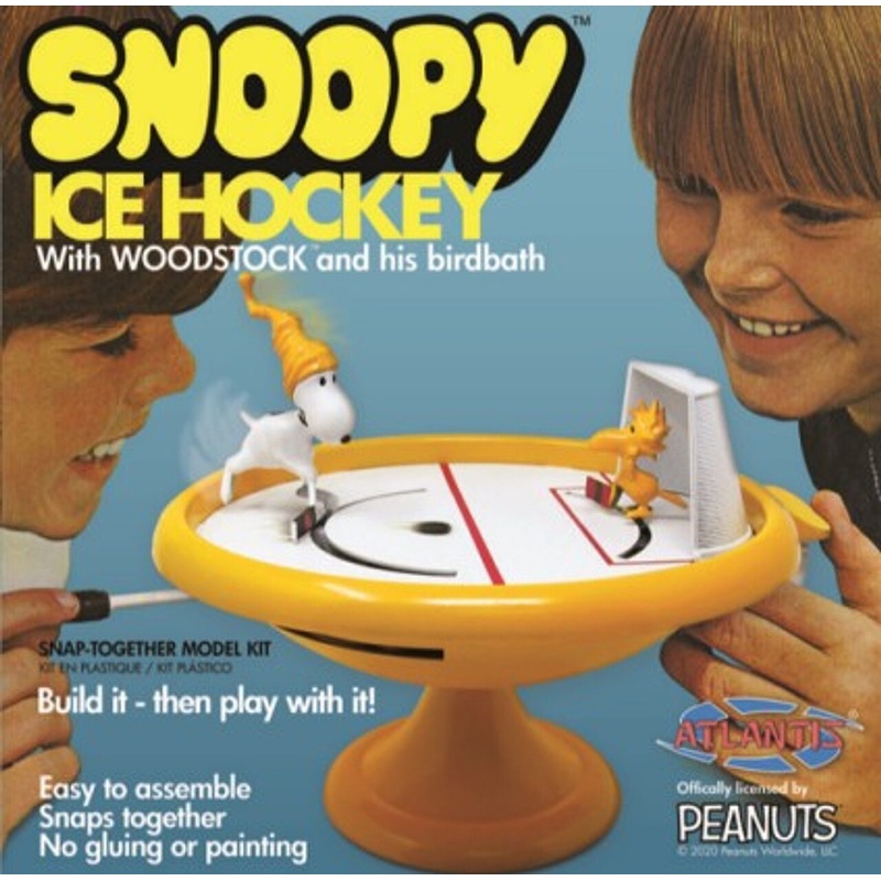 Snoopy Ice Hockey Game (formerly Monogram) (Snap)