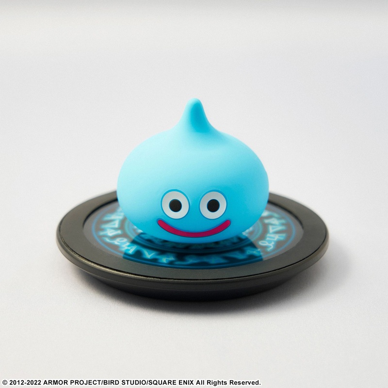 Square Enix Dragon Quest X Online – Wireless Charging Pad ”Zing” w/Light-up Slime Figure