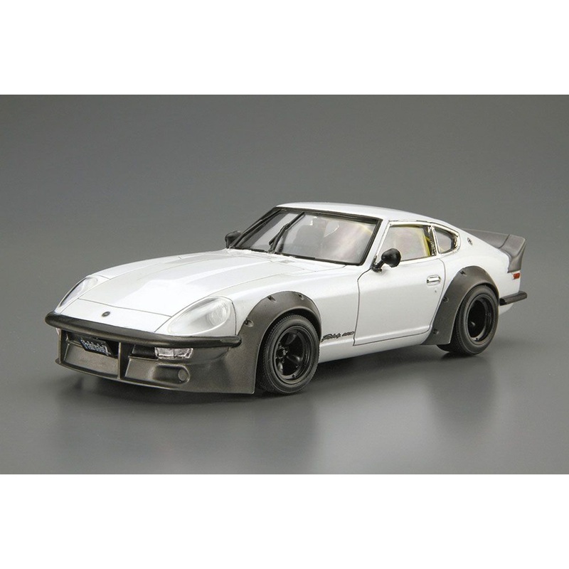 Aoshima The Model Car 1/24 Nissan S30 Fairlady Z Aero Custom Ver.2 ’75 Plastic Model