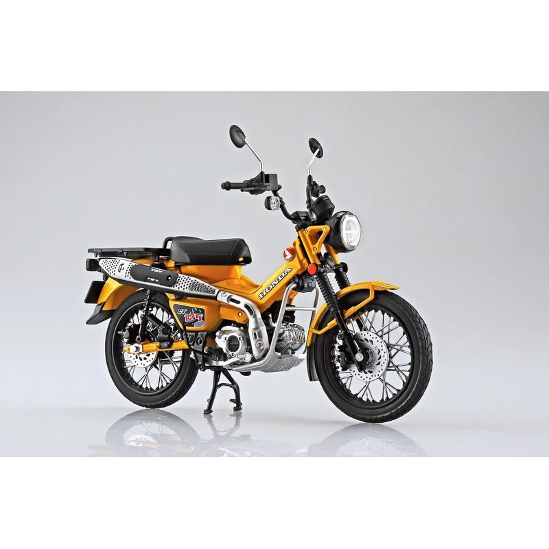 Aoshima SKYNET 1/12 Honda CT125 Hunter Cub Metallic Yellow Finished Model