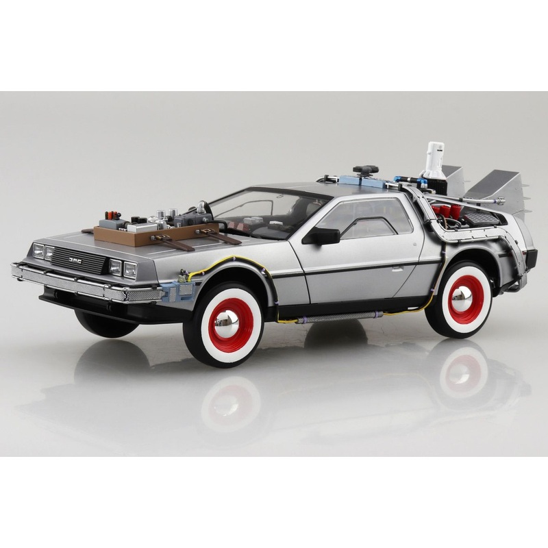 Aoshima 1/24 Back To The Future Part III Time Machine Plastic Model