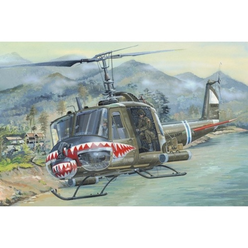 1:18 UH-1 Huey B