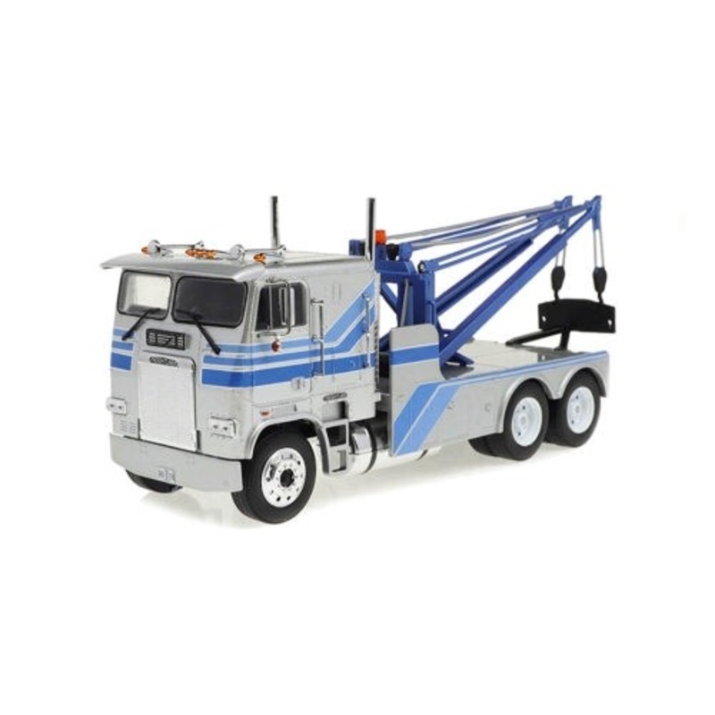 1:43 Freightliner Tow Truck
