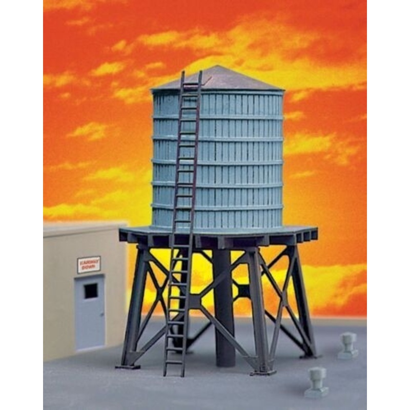 HO Three Wood Water Tanks