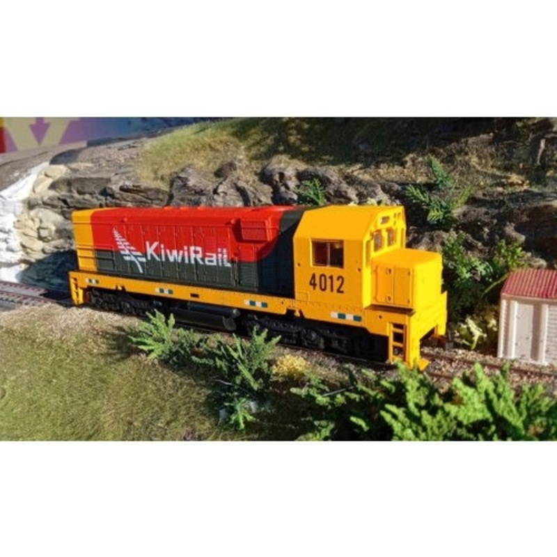 HO GM G-22CU Kiwi Rail Grey/Re