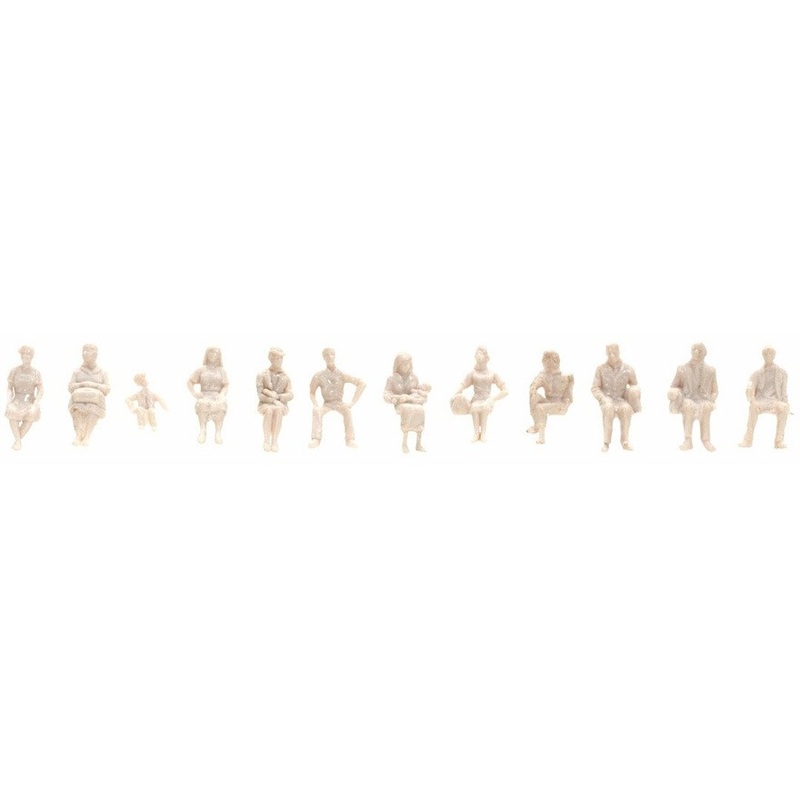 1:100 Sitting People Unpainted